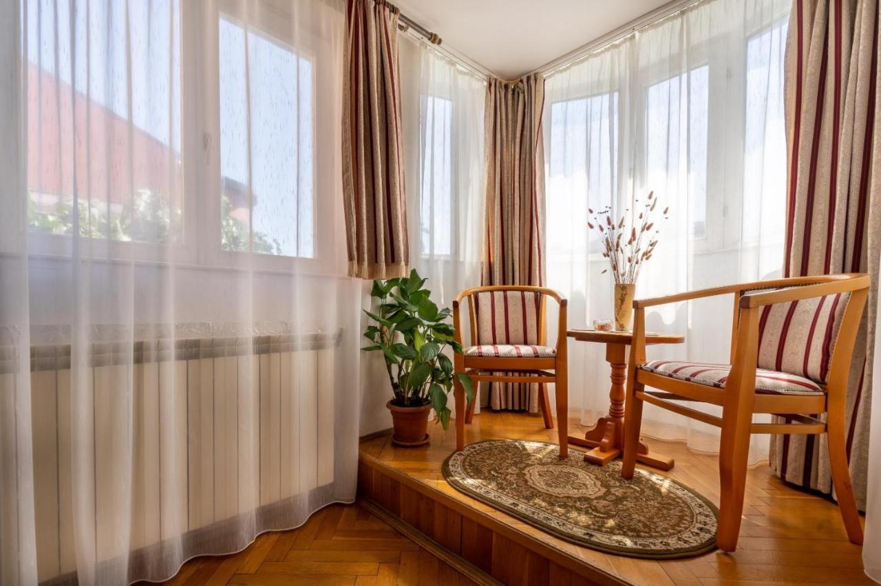 Villa-Hotel Escala Kaloşvar Dış mekan fotoğraf