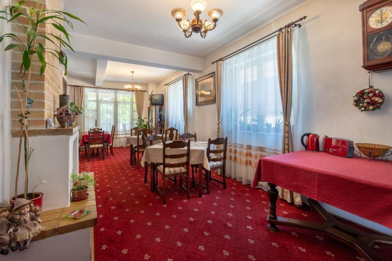 Villa-Hotel Escala Kaloşvar Dış mekan fotoğraf