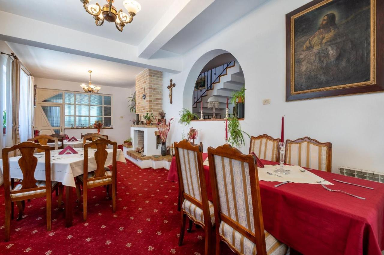 Villa-Hotel Escala Kaloşvar Dış mekan fotoğraf