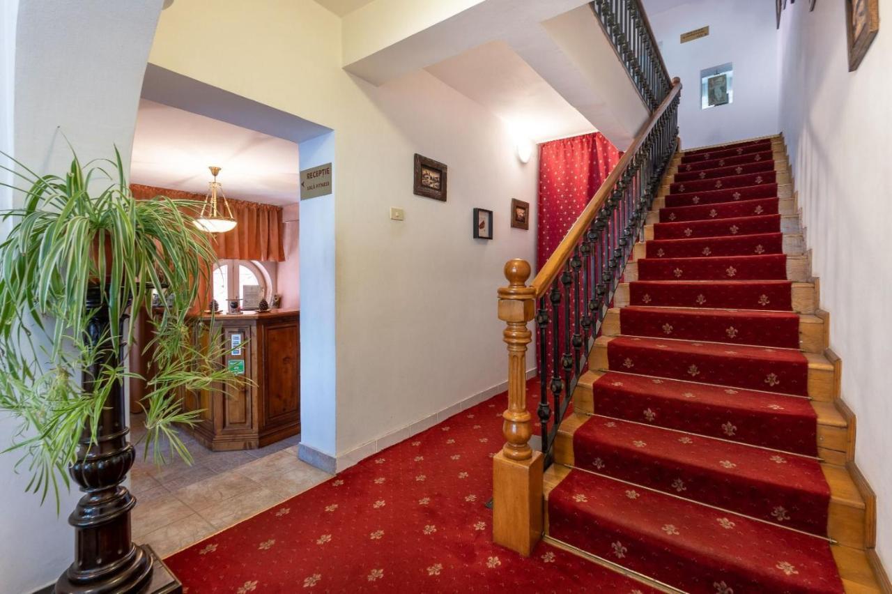 Villa-Hotel Escala Kaloşvar Dış mekan fotoğraf