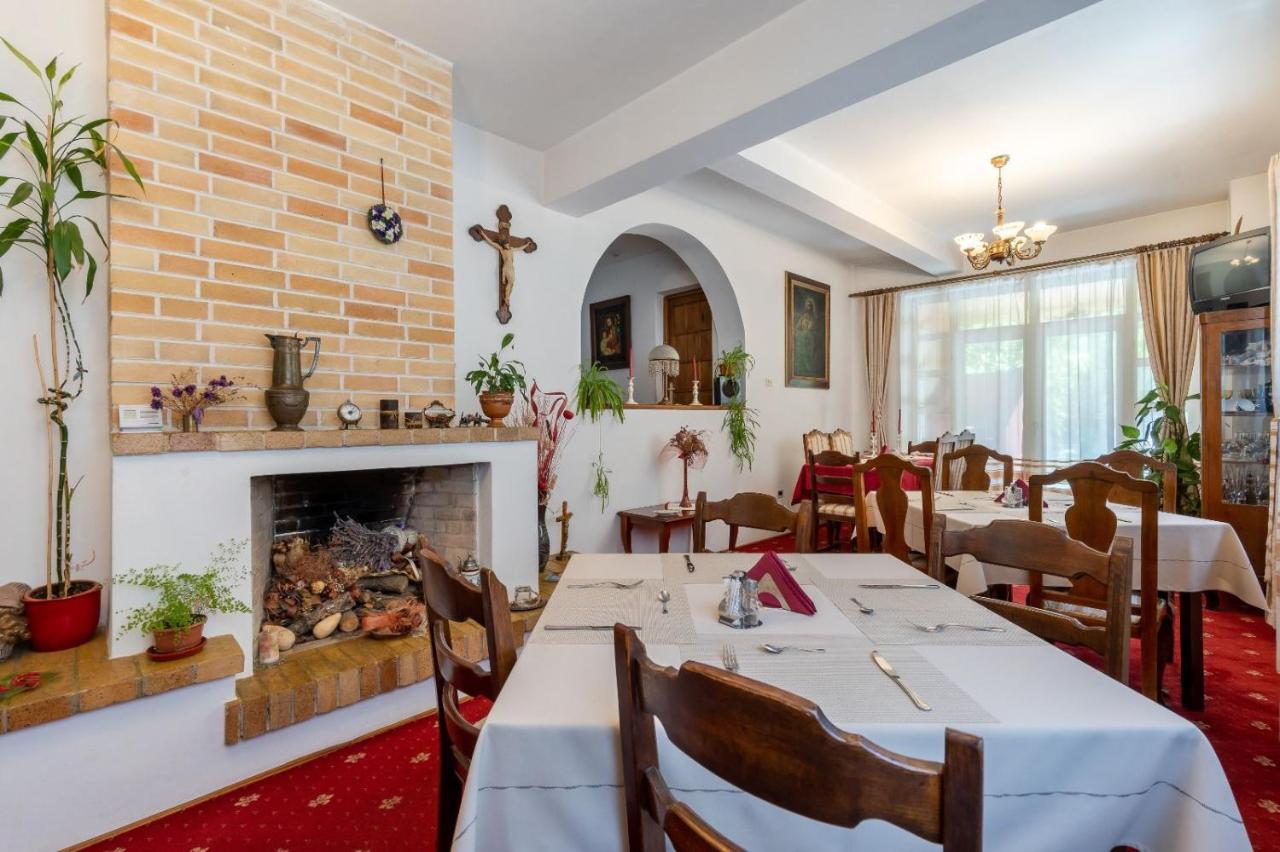 Villa-Hotel Escala Kaloşvar Dış mekan fotoğraf