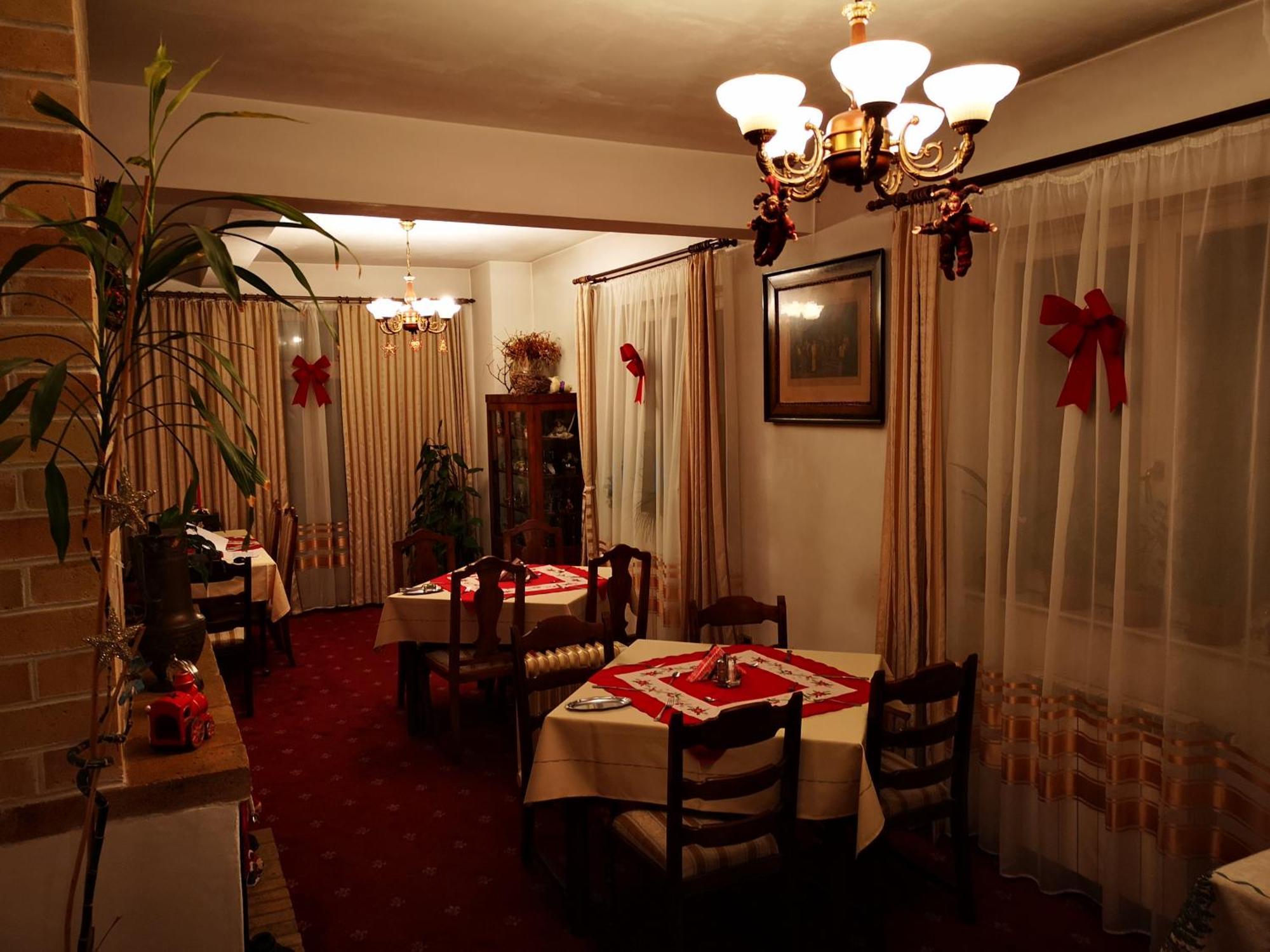 Villa-Hotel Escala Kaloşvar Dış mekan fotoğraf
