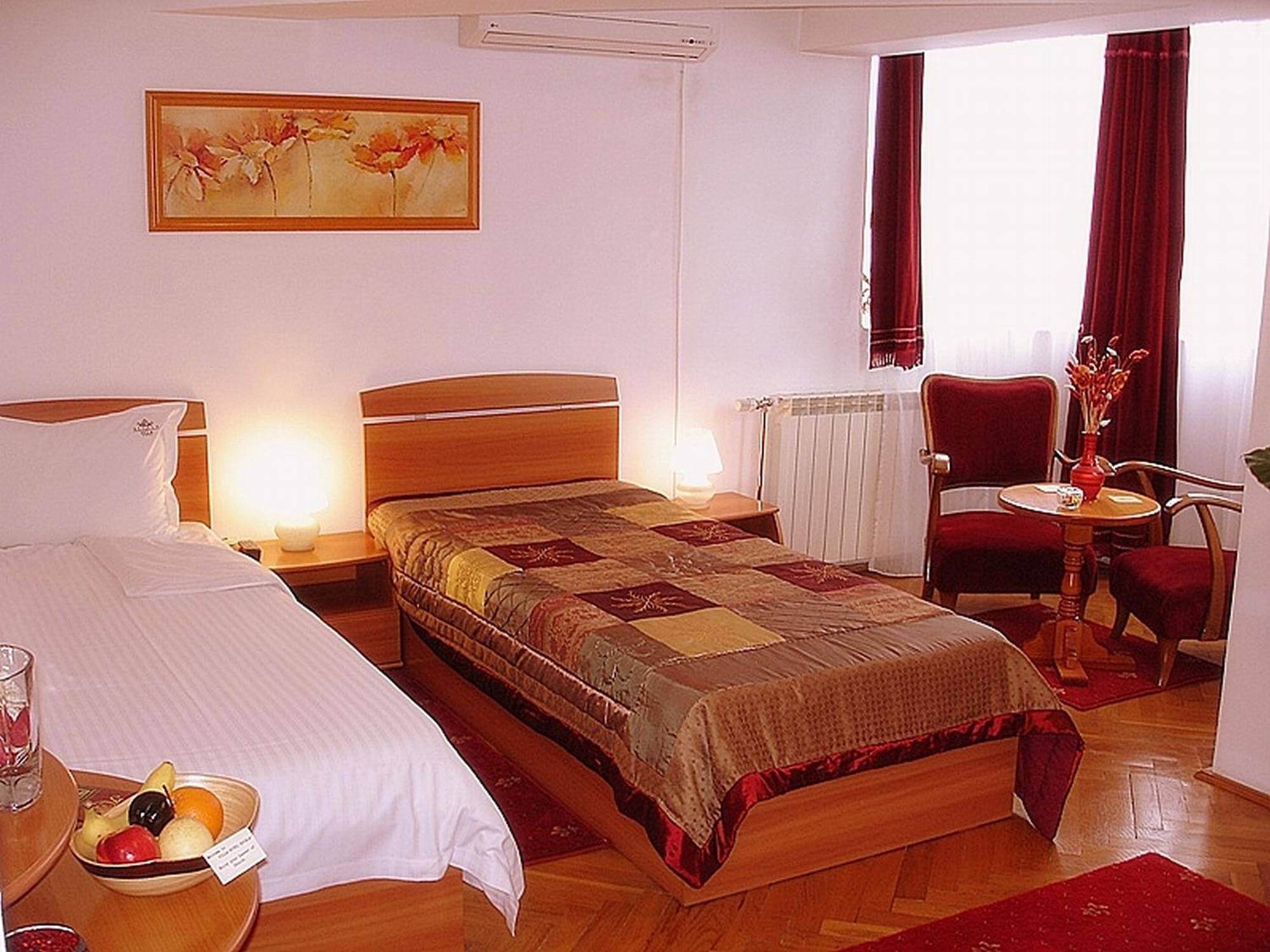 Villa-Hotel Escala Kaloşvar Dış mekan fotoğraf