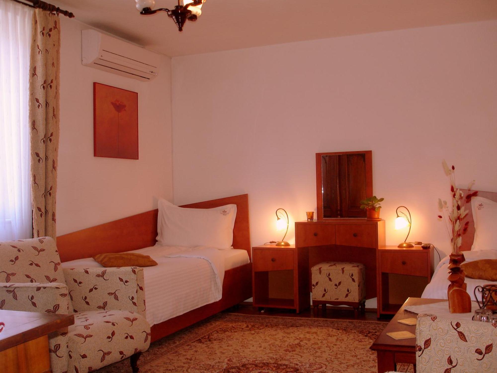 Villa-Hotel Escala Kaloşvar Dış mekan fotoğraf
