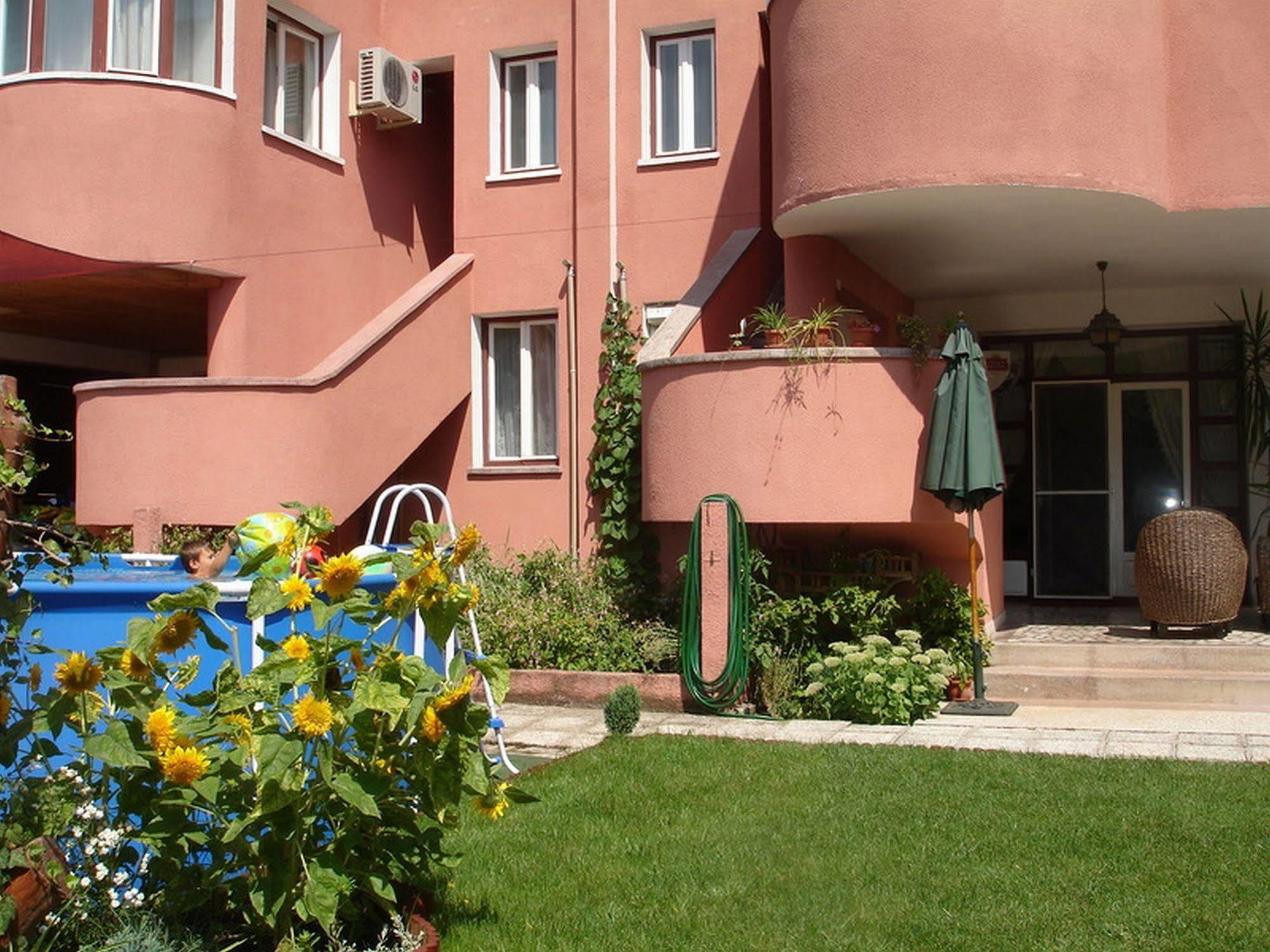 Villa-Hotel Escala Kaloşvar Dış mekan fotoğraf