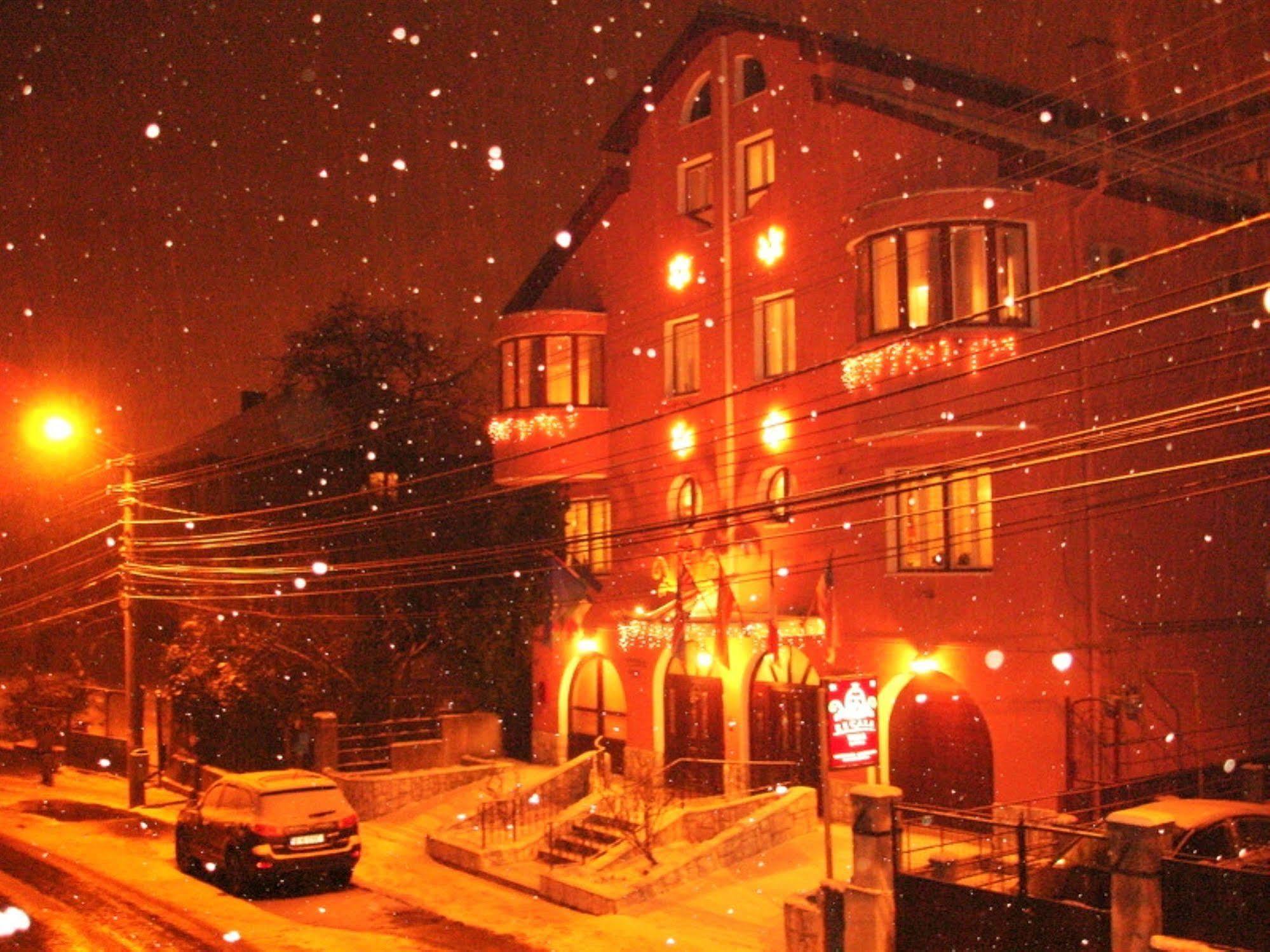 Villa-Hotel Escala Kaloşvar Dış mekan fotoğraf