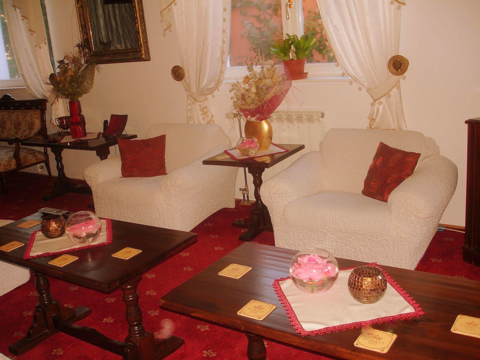 Villa-Hotel Escala Kaloşvar Dış mekan fotoğraf