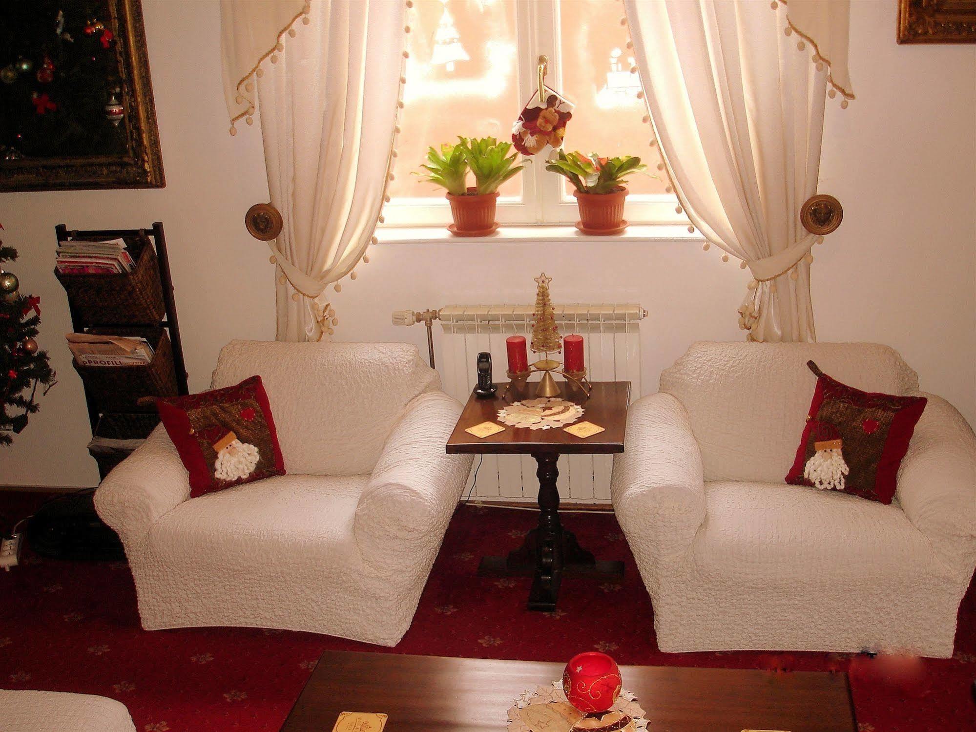 Villa-Hotel Escala Kaloşvar Dış mekan fotoğraf